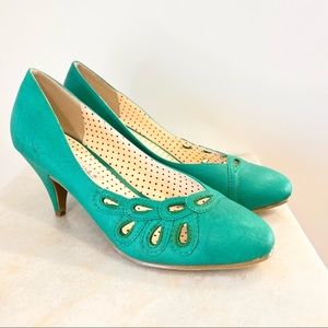Like New! BAIT But Another Innocent Tale… HAILEY Vintage Pin Up Look High HEEL